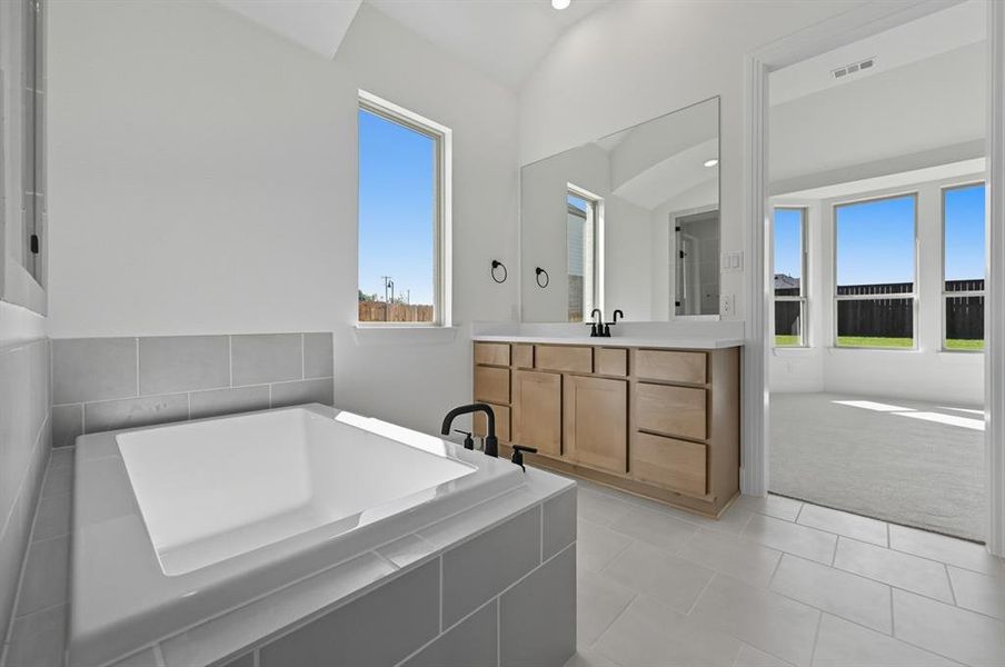 Furnished interior view inside a new home in Ridge Crossing, Waxahachie (Image 6). Furnished interior view inside a new home in Ridge Crossing, Waxahachie (Image 6).