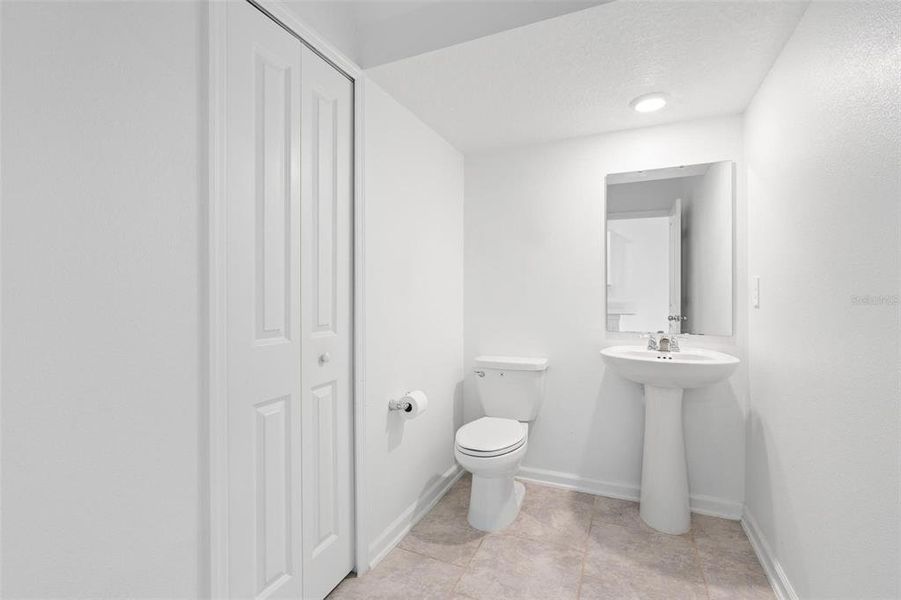 Furnished interior view inside a new home in Lake Wilson Reserve, Kissimmee (Image 8). Furnished interior view inside a new home in Lake Wilson Reserve, Kissimmee (Image 8).