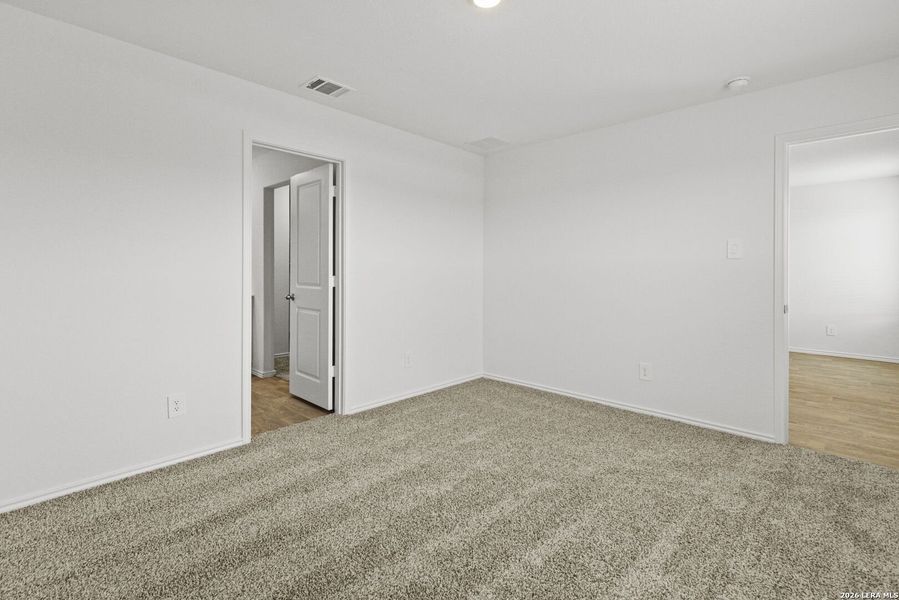 Spacious, unfurnished interior of a new home in Hickory Ridge, Elmendorf (Image 33).