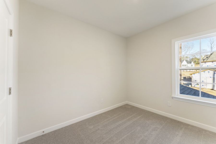Spacious, unfurnished interior of a new home in Windsor Forest, Anderson (Image 27).