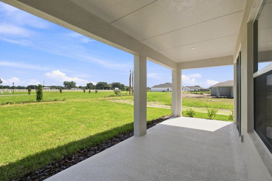Exterior details and patio area of a home in Southwind – Executive Series, Plant City (Image 4).