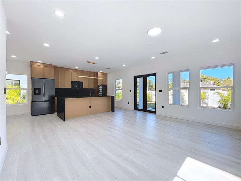 Spacious, unfurnished interior of a new home in , St. Petersburg (Image 72).