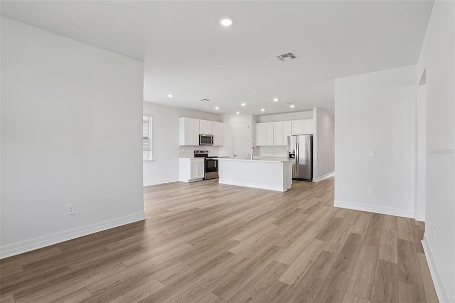 Spacious, unfurnished interior of a new home in , Punta Gorda (Image 33).
