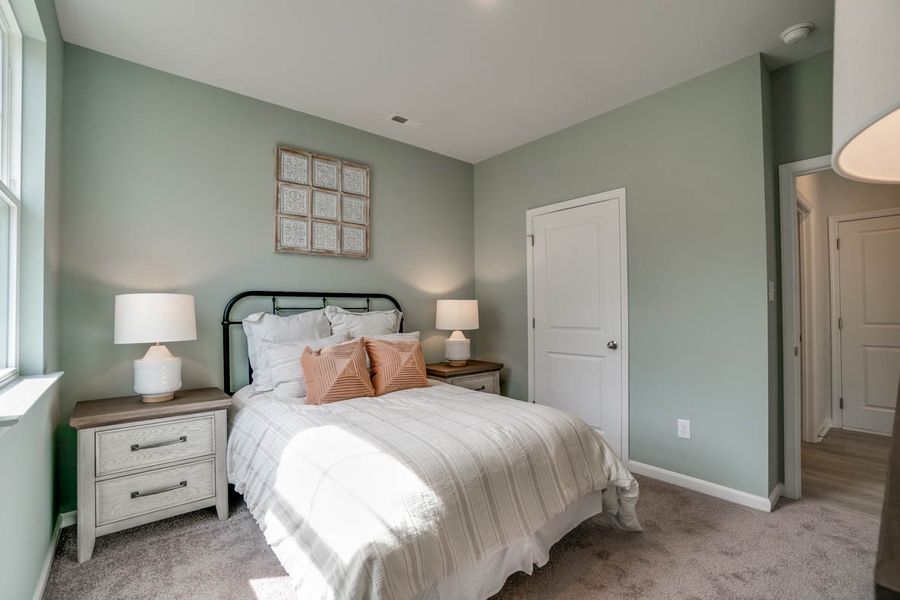 Representative furnished interior of a home built from the HAYDEN by D.R. Horton in Hartmann Crossing, Lebanon (Image 24).