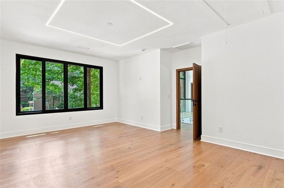 Spacious, unfurnished interior of a new home in , Atlanta (Image 44).