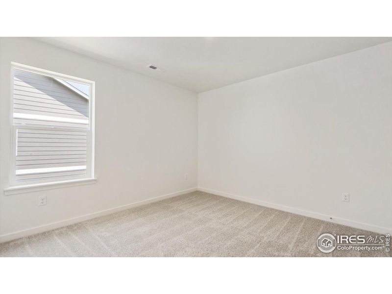 Spacious, unfurnished interior of a new home in Vantage, Berthoud (Image 19).