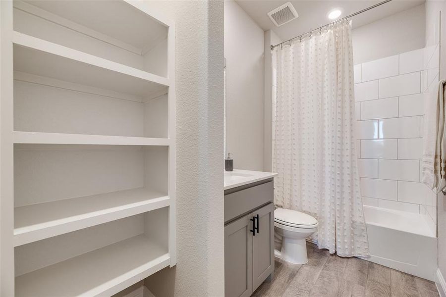 Furnished interior view inside a new home in , Denton (Image 17).