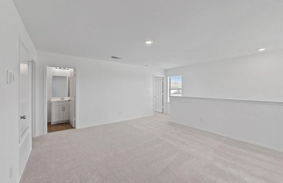 Spacious, unfurnished interior of a new home in Santa Rita Ranch, Liberty Hill (Image 16). Spacious, unfurnished interior of a new home in Santa Rita Ranch, Liberty Hill (Image 16).