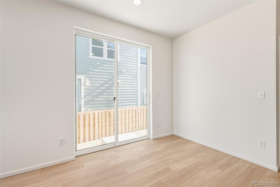 Spacious, unfurnished interior of a new home in Turnberry, Commerce City (Image 31).