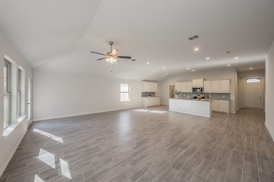 Spacious, unfurnished interior of a new home in , Fort Worth (Image 17). Spacious, unfurnished interior of a new home in , Fort Worth (Image 17).