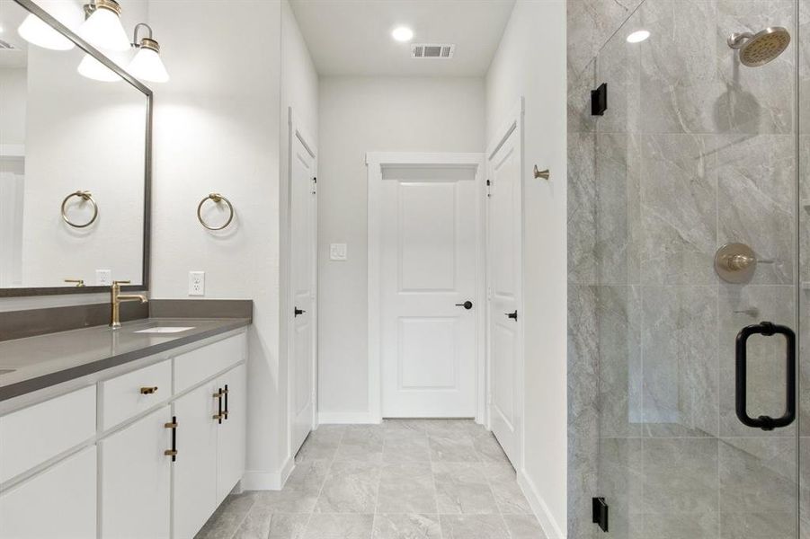 016-8509DelRioTrail-Rowlett-TX-75089-PrimaryBathroom.jpg-SMALL 016-8509DelRioTrail-Rowlett-TX-75089-PrimaryBathroom.jpg-SMALL