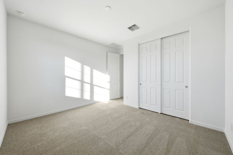 Spacious, unfurnished interior of a new home in Tierra Vistoso, Surprise (Image 11).