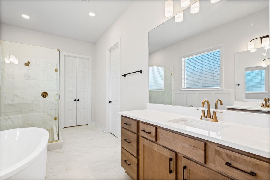 Furnished interior view inside a new home in Lockwood, Collierville (Image 9).