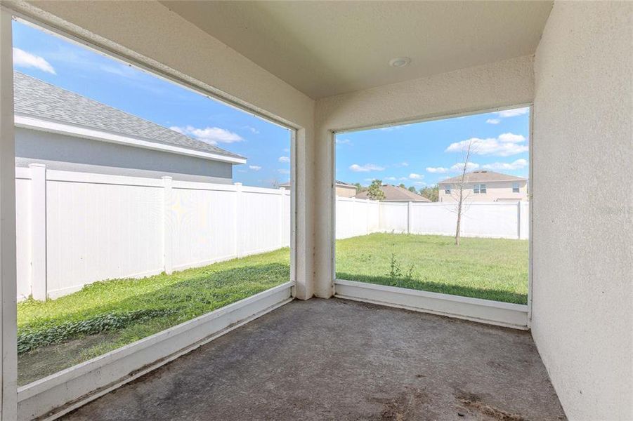 Exterior details and patio area of a home in , Zephyrhills (Image 4).