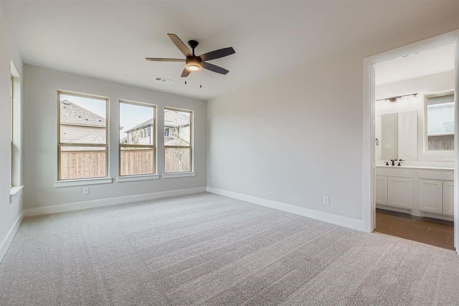 Spacious, unfurnished interior of a new home in Hillstead, Lavon (Image 13).