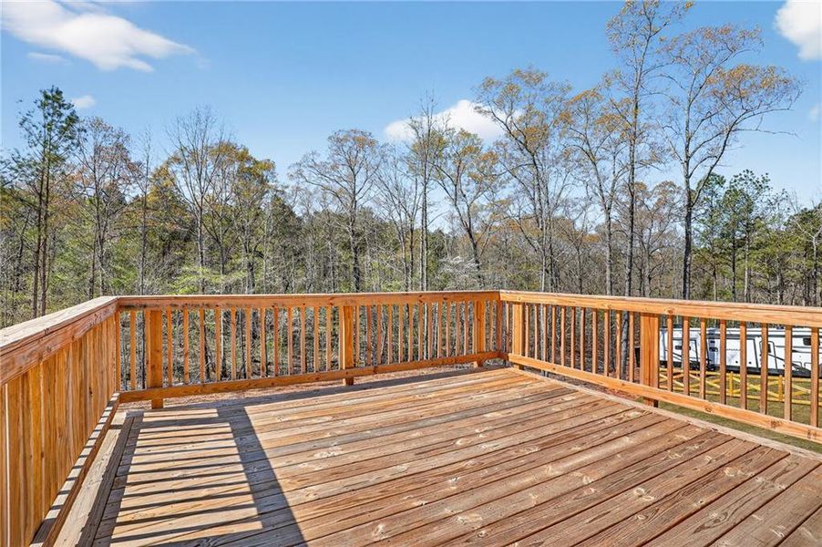 Exterior details and patio area of a home in Waters Edge, Mansfield (Image 4).