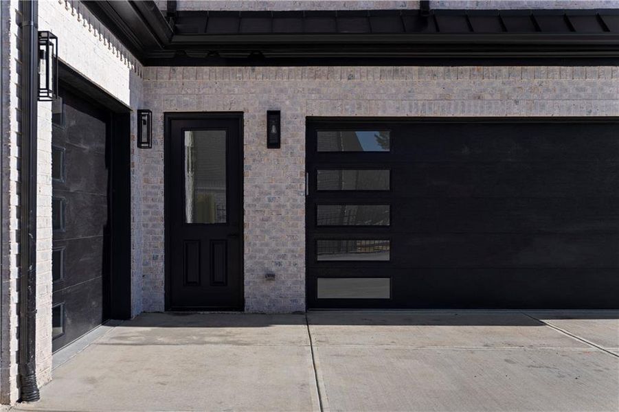 Exterior details and patio area of a home in , Suwanee (Image 4).