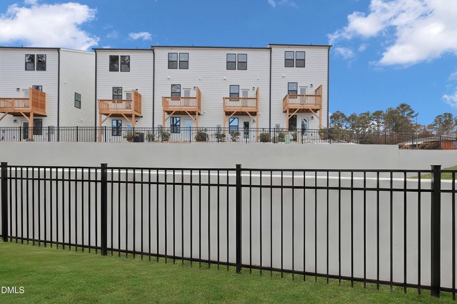 SUN_ElmGrove_Pic_Wyatt_Back_2of2