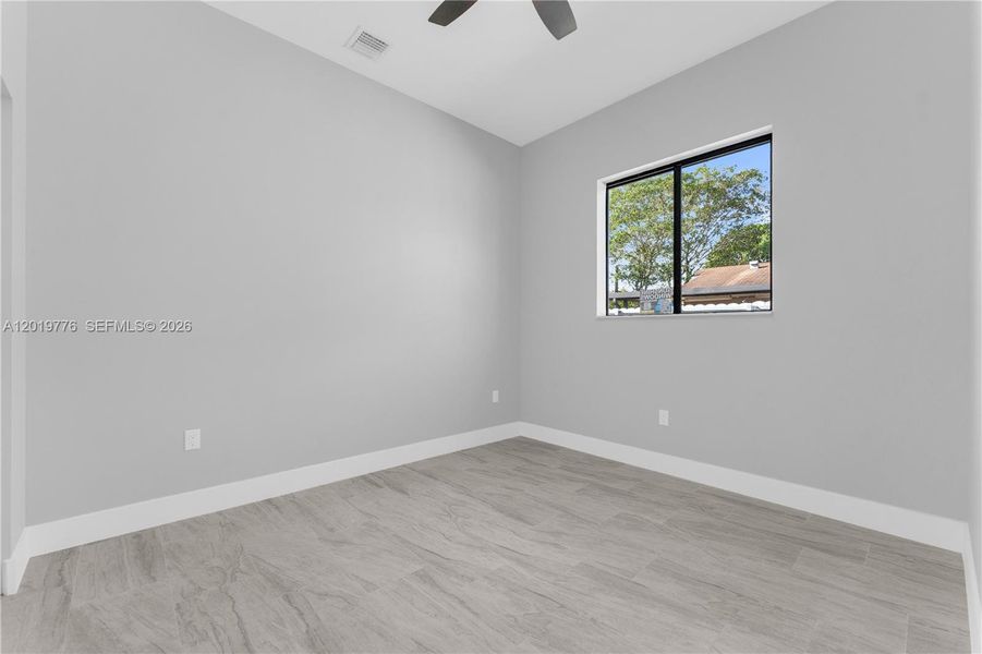 Spacious, unfurnished interior of a new home in , Fort Lauderdale (Image 32).