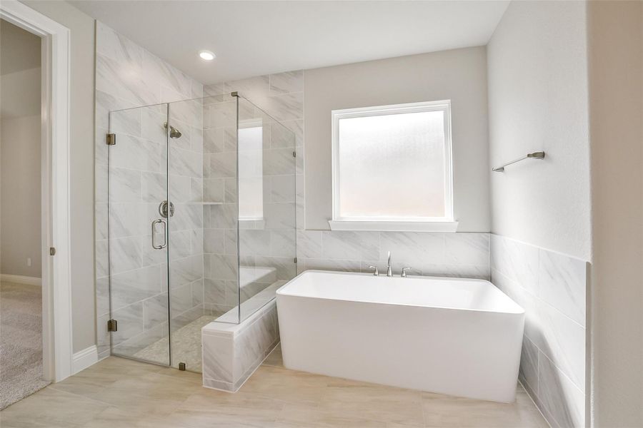 Furnished interior view inside a new home in Evergreen 60', Conroe (Image 17).