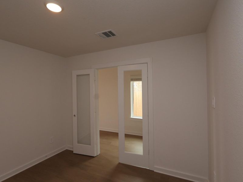 Spacious, unfurnished interior of a new home in Sorella, Tomball (Image 10).