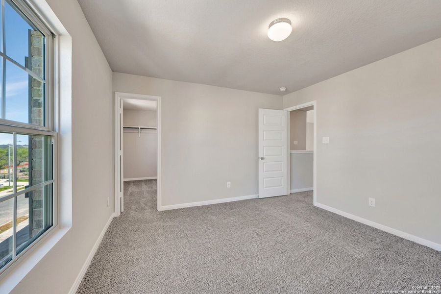 Spacious, unfurnished interior of a new home in Paloma Park, Converse (Image 31).