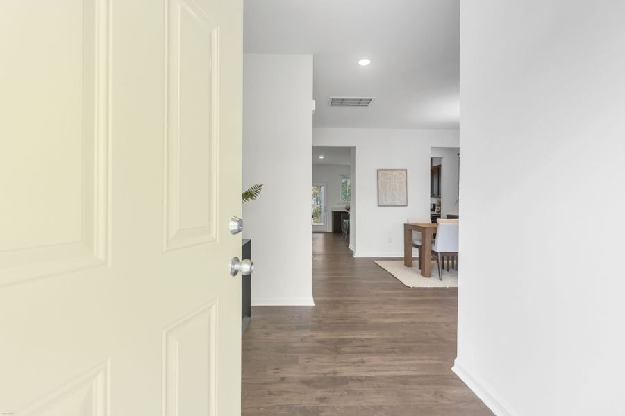 Spacious, unfurnished interior of a new home in Homecoming, Ravenel (Image 17).