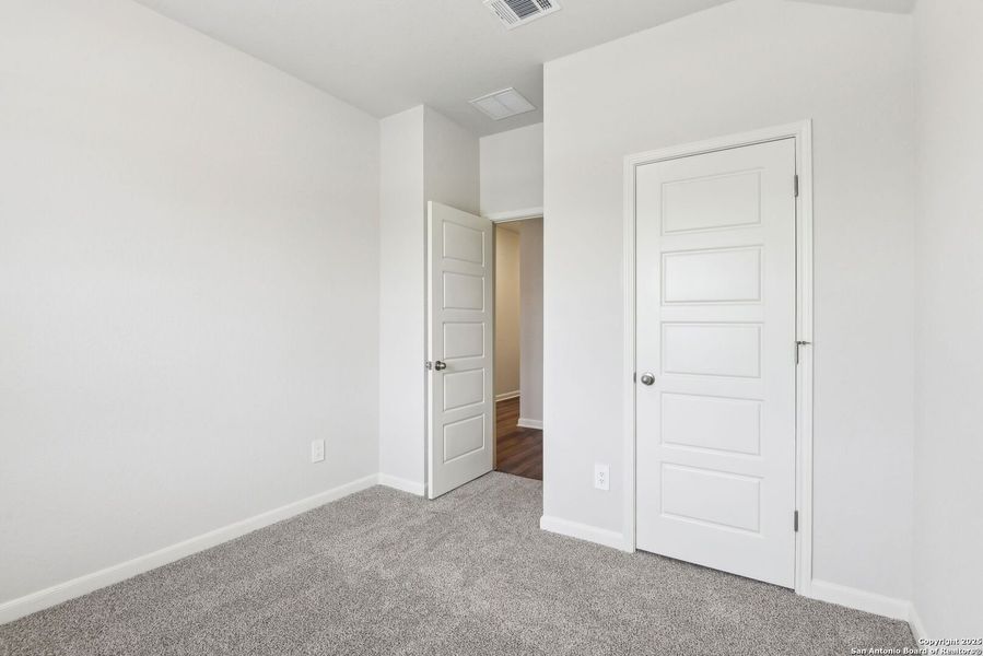Spacious, unfurnished interior of a new home in Sagebrooke - Premier Series, San Antonio (Image 26).