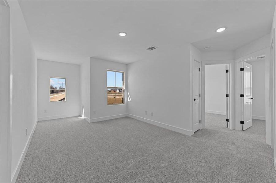 Spacious, unfurnished interior of a new home in Gateway Parks, Forney (Image 21).