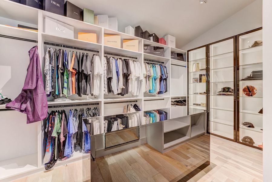 Furnished interior view inside a new home in Avondale, Houston (Image 7).