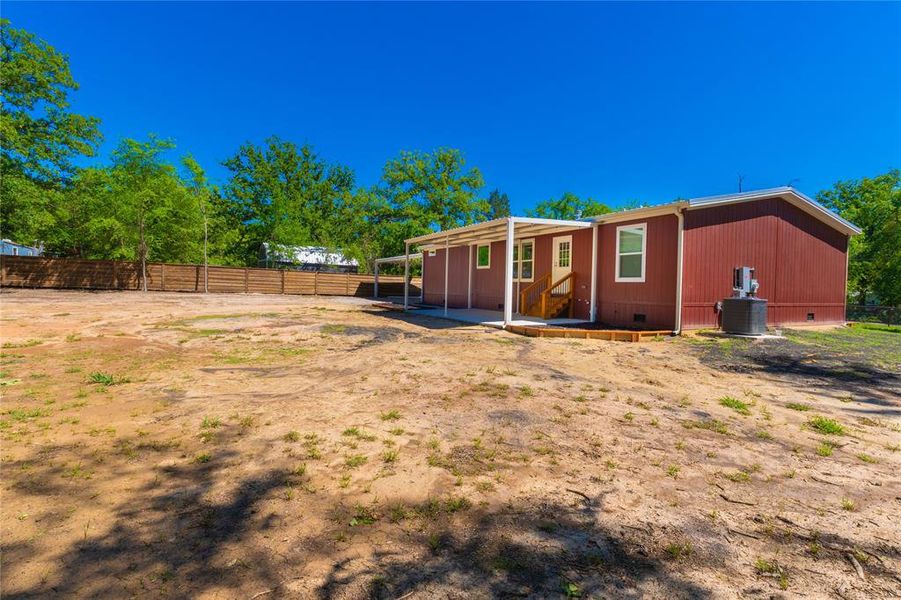 Exterior details and patio area of a home in , Gun Barrel City (Image 20).