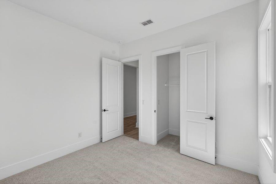 Spacious, unfurnished interior of a new home in Wayt Farm, Cumming (Image 21).