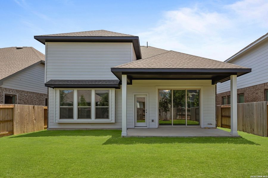 Exterior details and patio area of a home in Stillwater Ranch, San Antonio (Image 4).