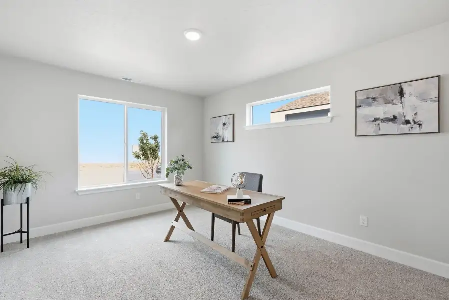 Furnished interior view inside a new home in Upland Meadows, Hermiston (Image 10).