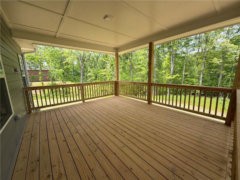 Exterior details and patio area of a home in Tuscany Hills, Douglasville (Image 4).