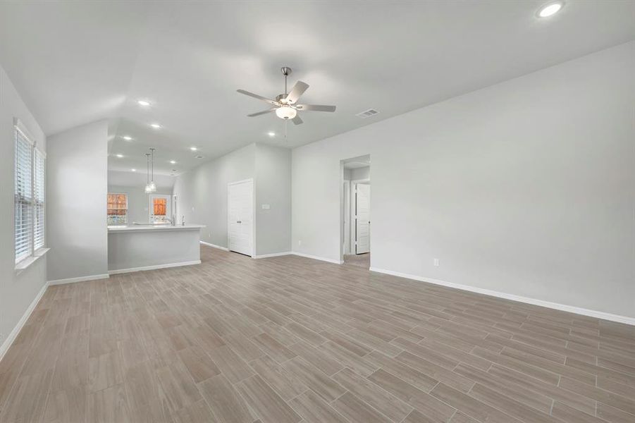 Spacious, unfurnished interior of a new home in Elevon, Lavon (Image 34).