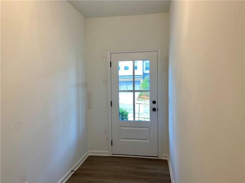 Spacious, unfurnished interior of a new home in Eastlyn Crossing, Flowery Branch (Image 22).