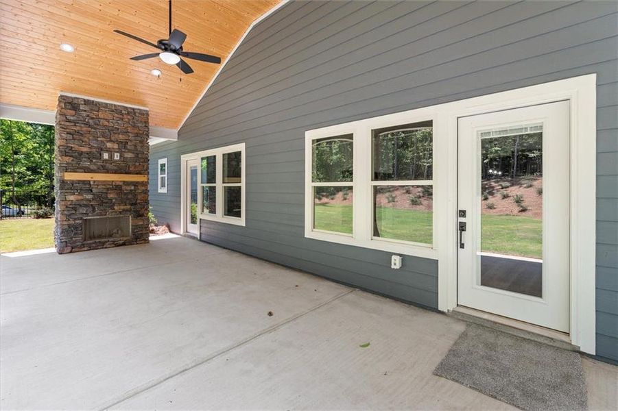 Exterior details and patio area of a home in , Villa Rica (Image 3).