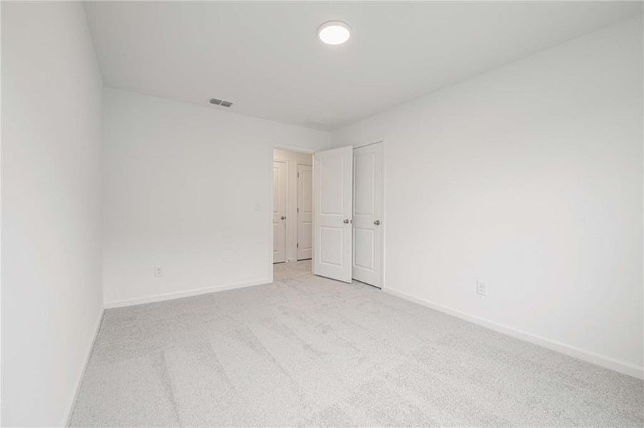 Spacious, unfurnished interior of a new home in The Pointe at Heron Bay, Locust Grove (Image 18).