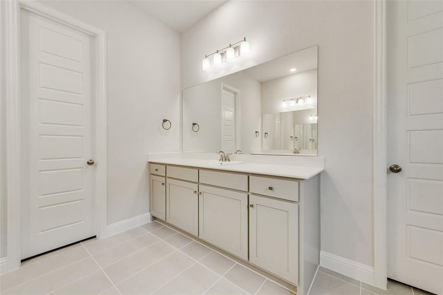 Furnished interior view inside a new home in Bayside, Rowlett (Image 6).