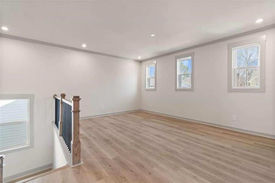 Spacious, unfurnished interior of a new home in Cambridge at Steels Bridge, Canton (Image 29).