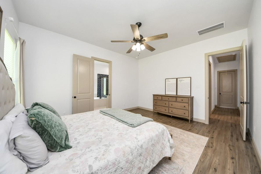 Furnished interior view inside a new home in , Magnolia (Image 9).