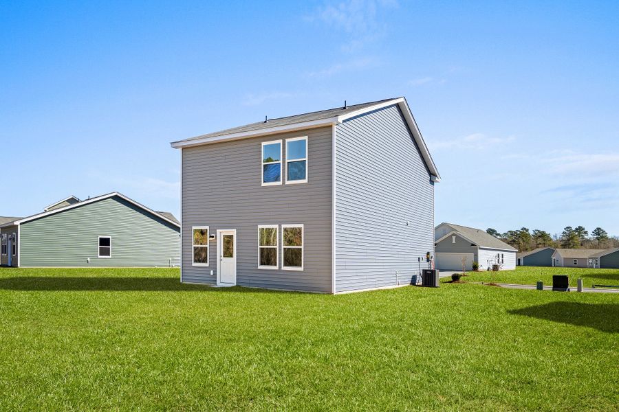 Representative exterior details of a home built from the Highland by Starlight Homes in Andalusia, Loris (Image 3).