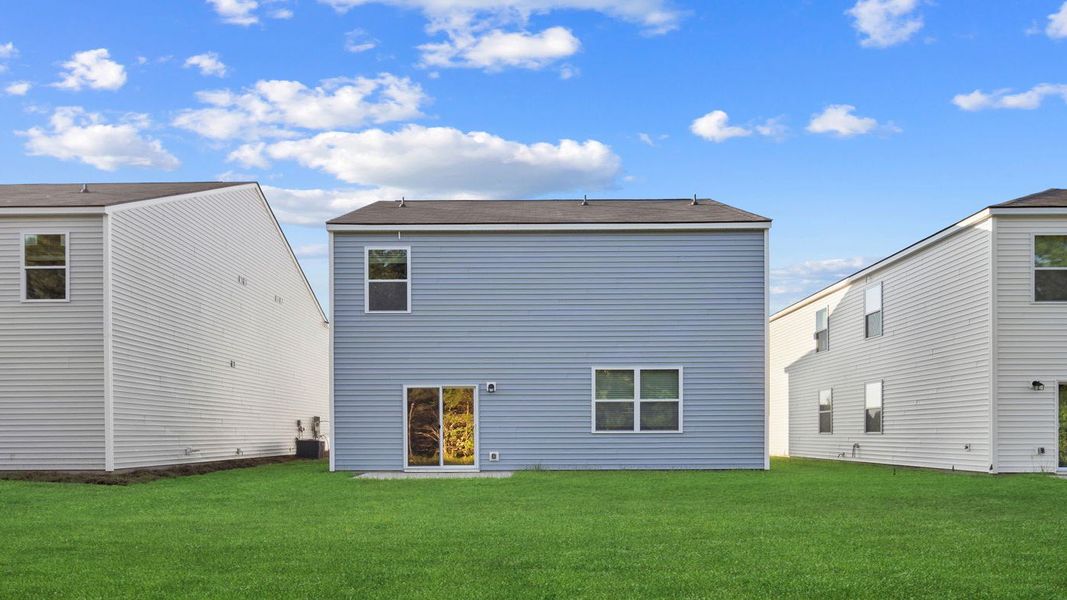 Exterior details and patio area of a home in Rice Hope, Port Wentworth (Image 3).