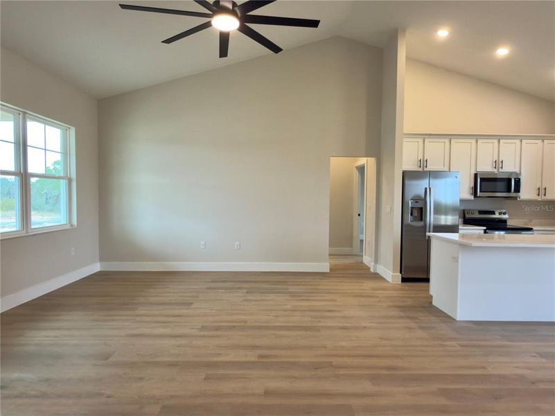 Spacious, unfurnished interior of a new home in , Avon Park (Image 13).