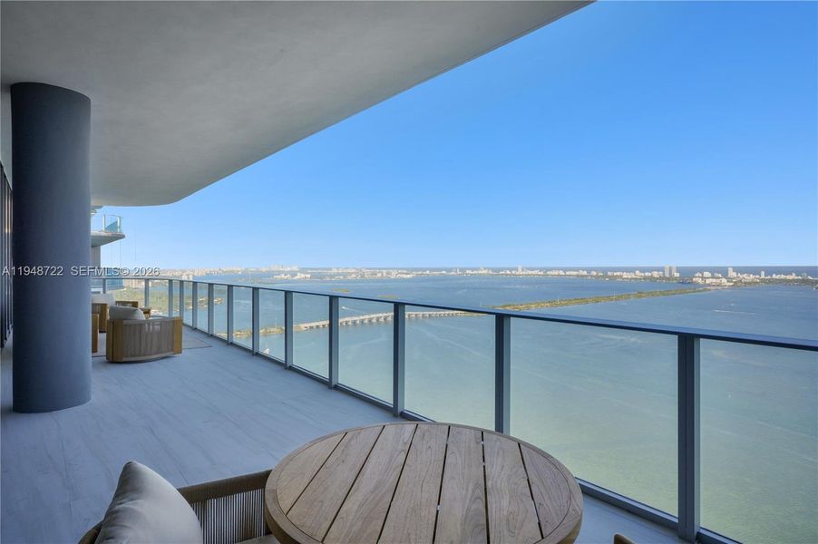 Condo located in Miami, FL showcasing its design and architecture (Image 3).