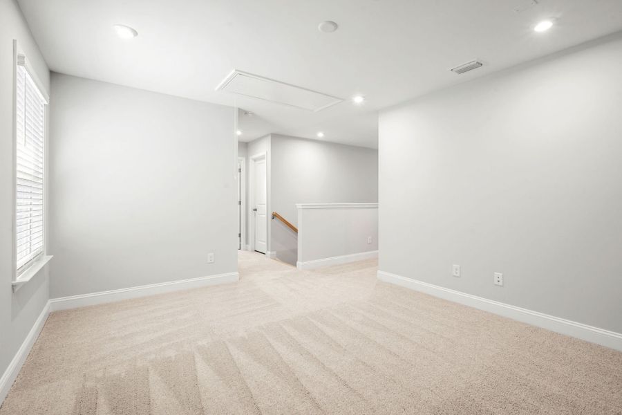 Spacious, unfurnished interior of a new home in Salem Bay, Beaufort (Image 27).