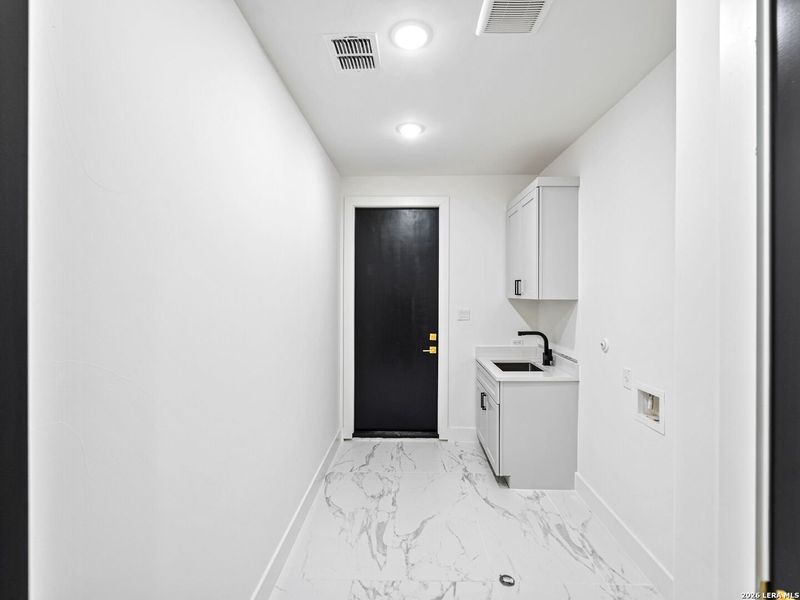 Image 47 of a home in .