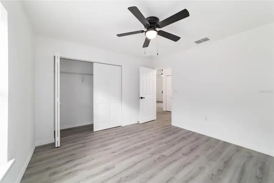 Spacious, unfurnished interior of a new home in , Dunnellon (Image 21).