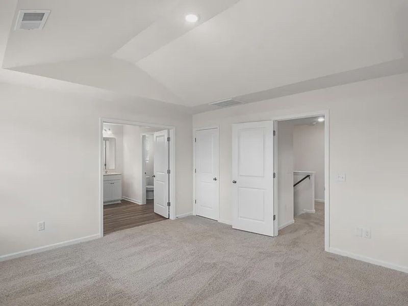 Spacious, unfurnished interior of a new home in Providence Station at Trolley Run, Aiken (Image 17).